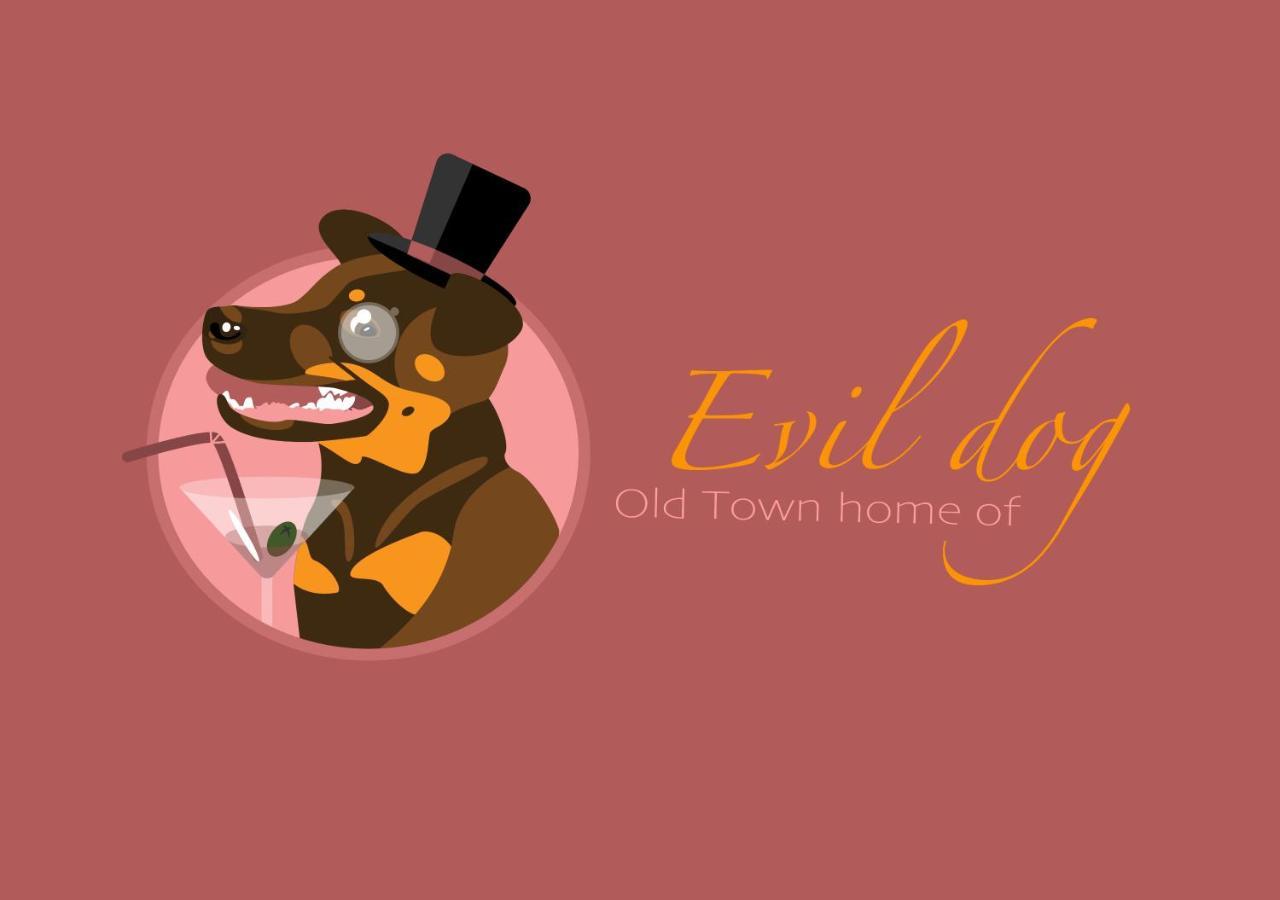 Old Town Home Of Evil Dog VNO Exterior foto